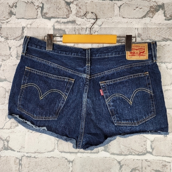 Levi's 501 Shorts Cutoffs Button Fly Dark Wash 33W Festival Summer - Picture 8 of 11
